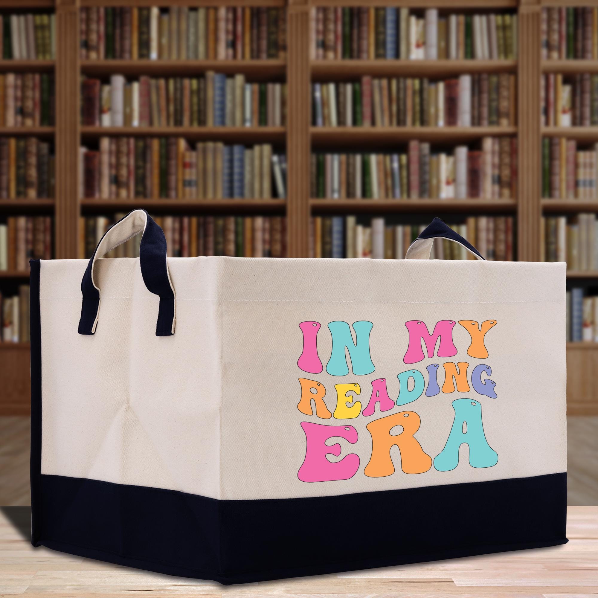 a paper bag that says i&#39;m my reading era on it