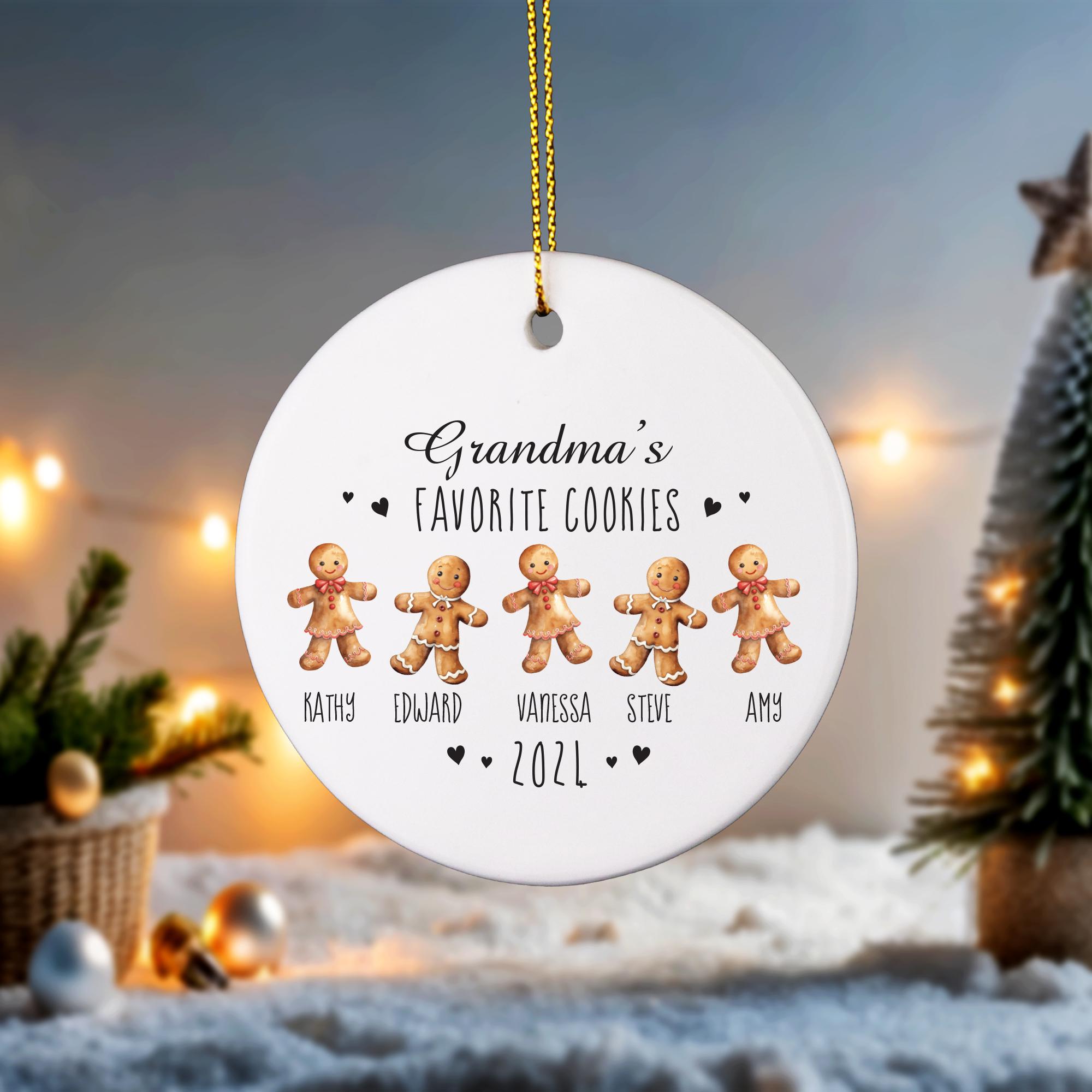 a ceramic ornament with three gingers on it